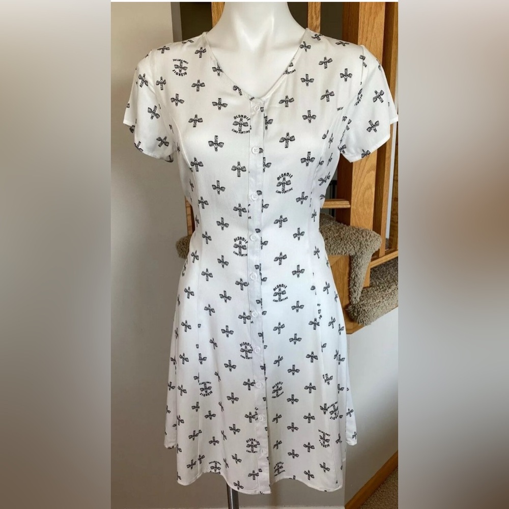 ❤️ Junkfood Women, White Short Sleeve Button Shirt Dress Tie Waist EUC Blondie
